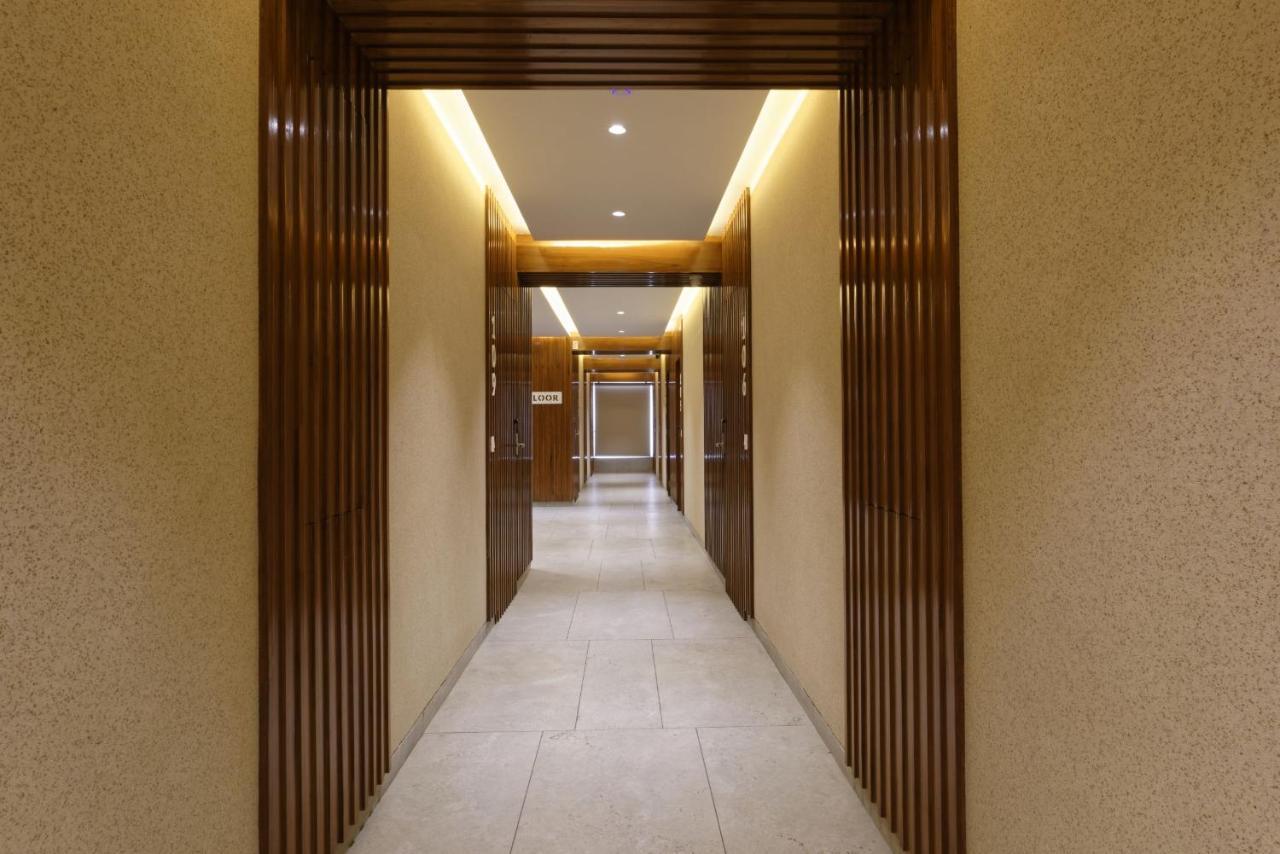 Hotel Flourish International Ahmedabad Buitenkant foto